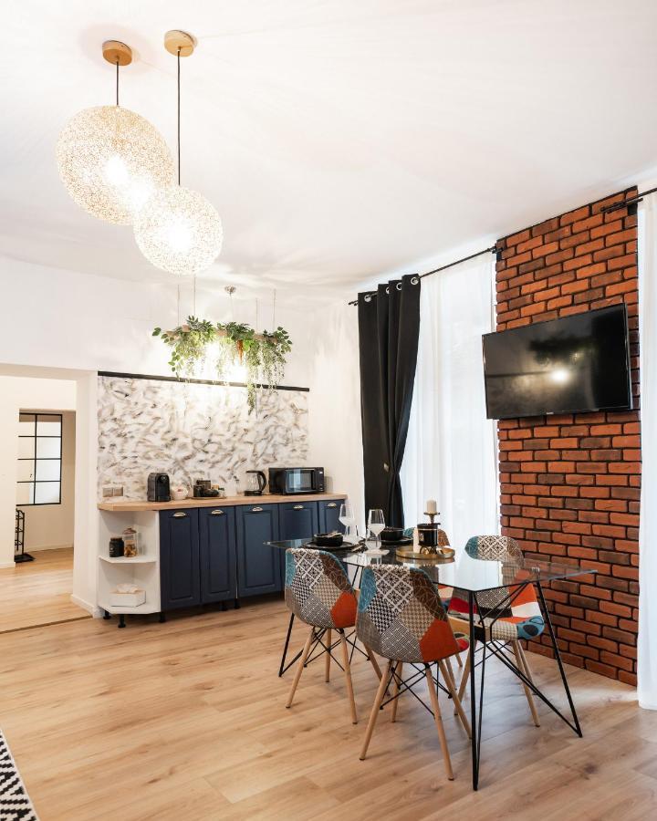 Comfee Apartment - Ultracentral Brașov Exterior foto